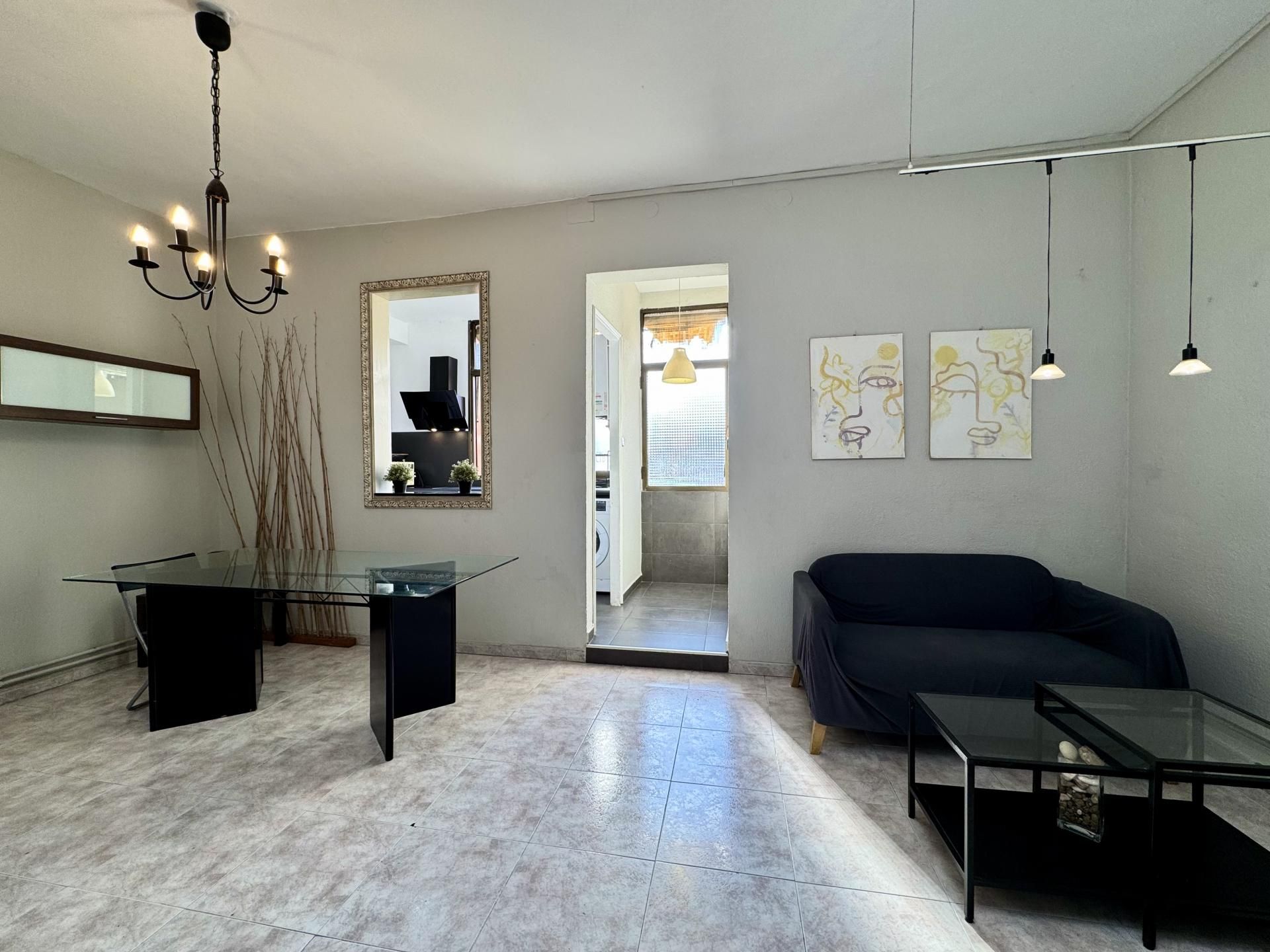 Sala de estar de Piso en venta en L'Hospitalet de Llobregat con Calefacción, Horno y Microondas