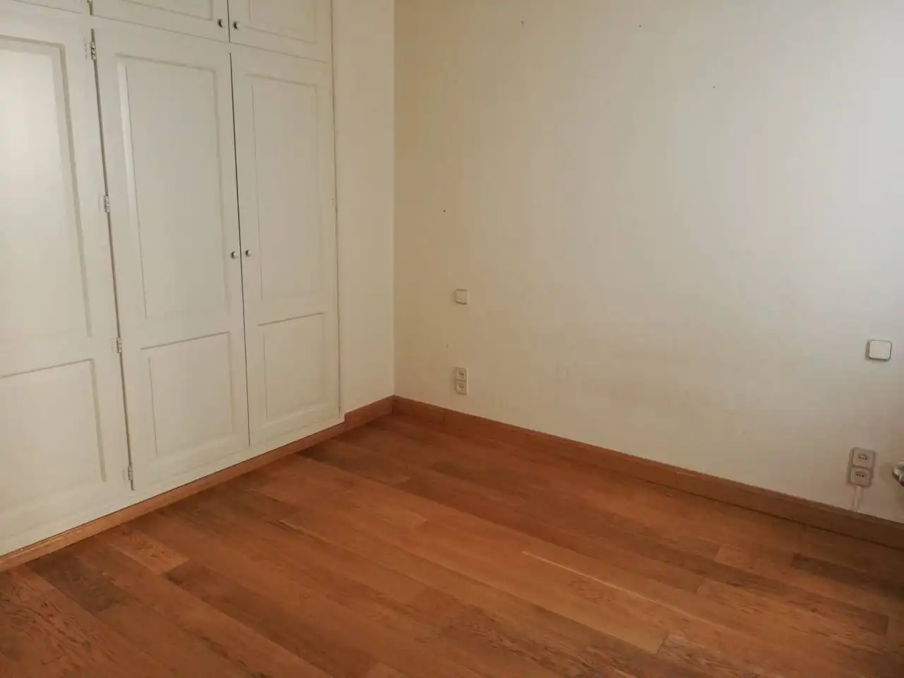 Schlafzimmer von Wohnung zur Miete in Girona mit Klimaanlage, Heizung und Parkett
