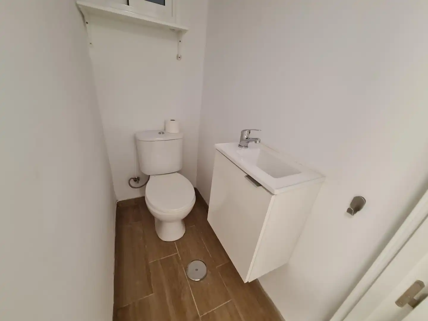 Room in Avenida Avenida Buenos Aires, La Salle - Cuatro Torres