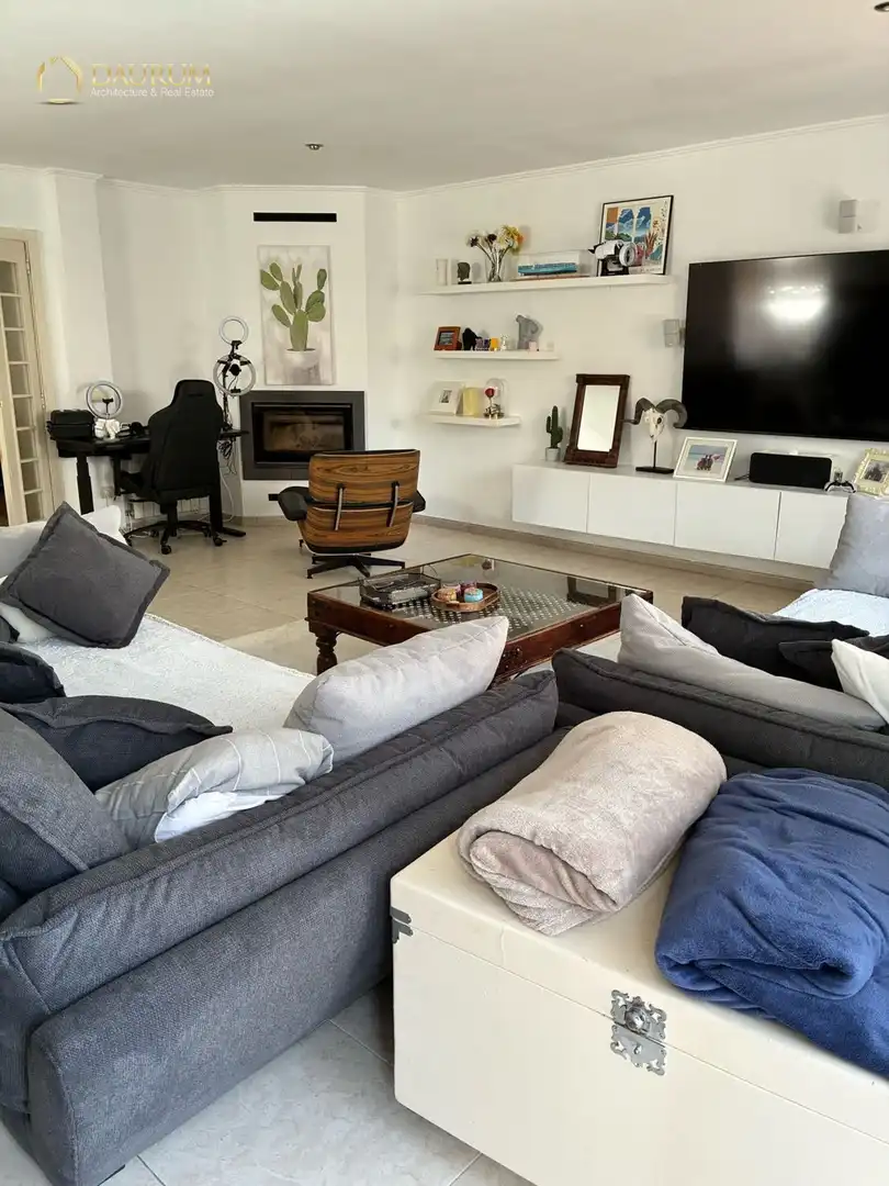 Sala de estar de Casa adosada en venta en Rivas-Vaciamadrid con Aire acondicionado, Calefacción y Jardín privado