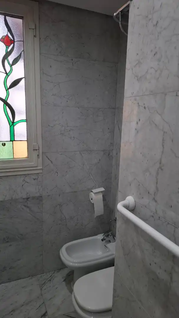 Badezimmer von Dachboden zum Verkauf in Madrid mit Klimaanlage, Heizung und Parkett