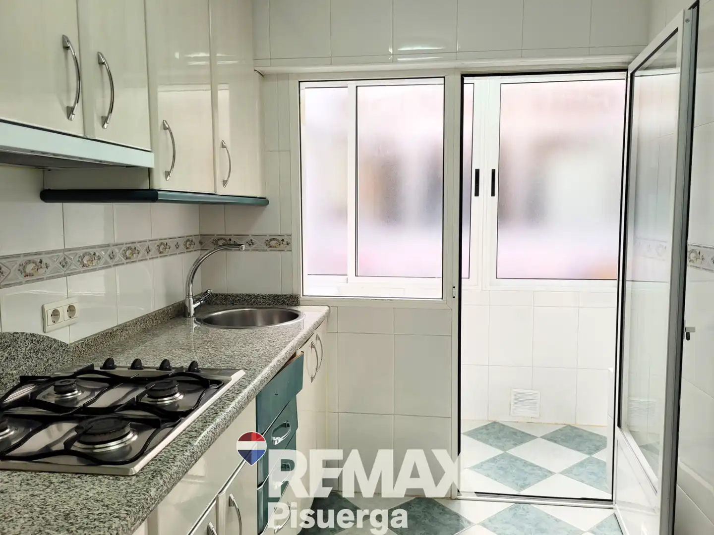 Cocina de Piso en venta en Valladolid con Calefacción y Balcón