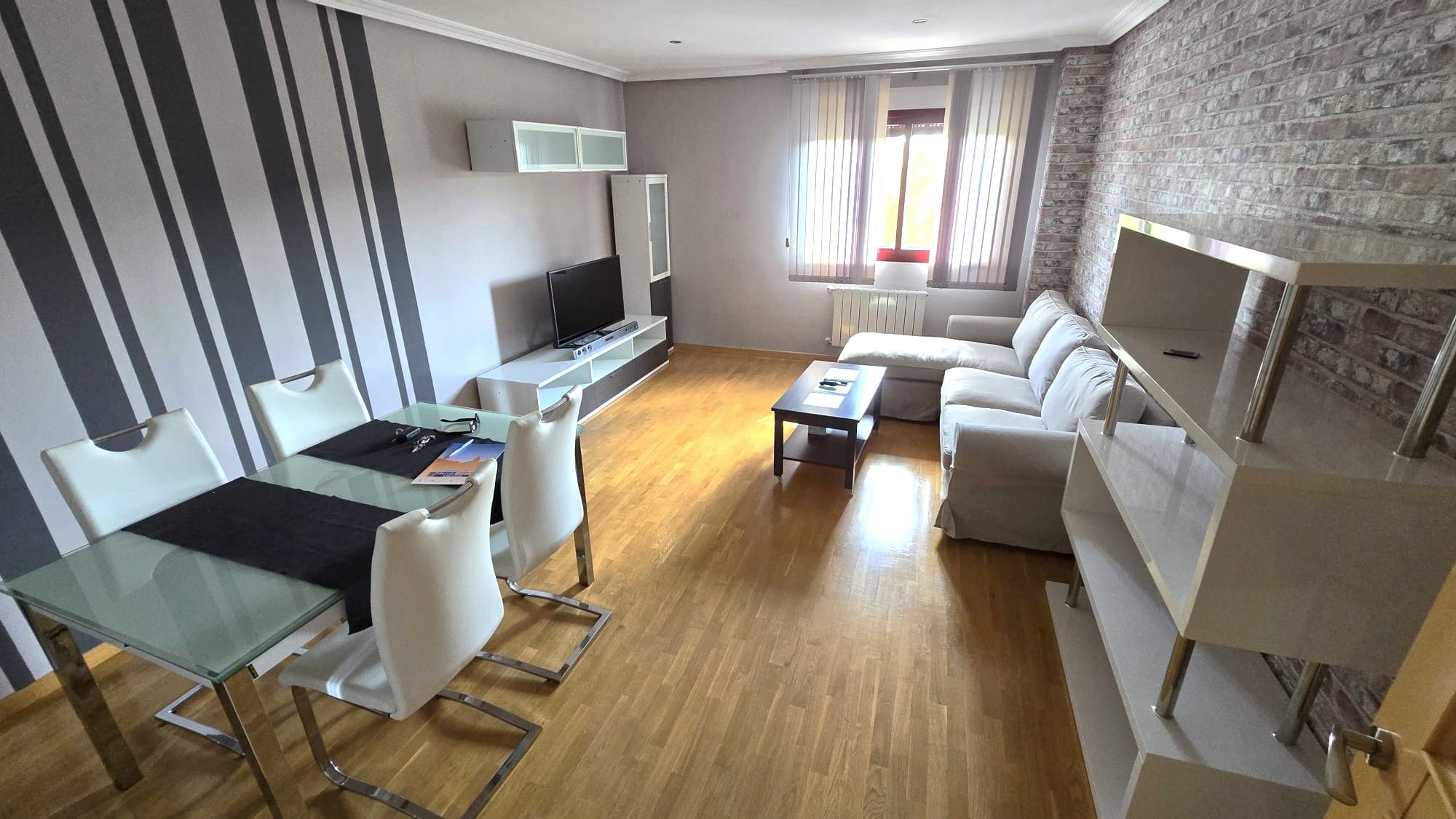 Sala d'estar de Pis de lloguer en Cáceres Capital amb Aire condicionat, Calefacció i Terrassa