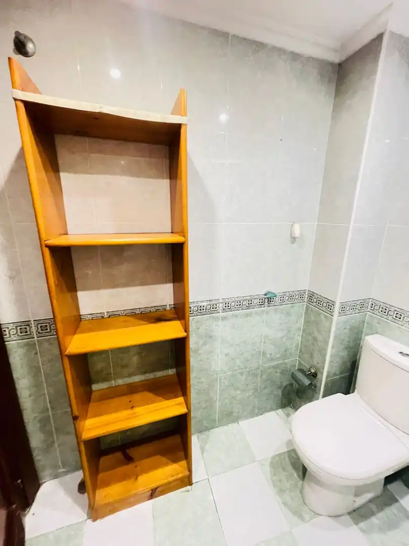 Bany de Apartament en venda en Gijón  amb Calefacció i Traster