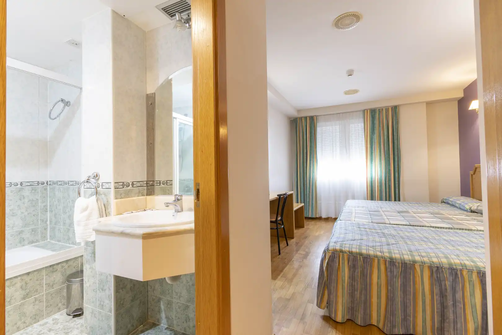 Habitación de Edificio en venta en Cavia