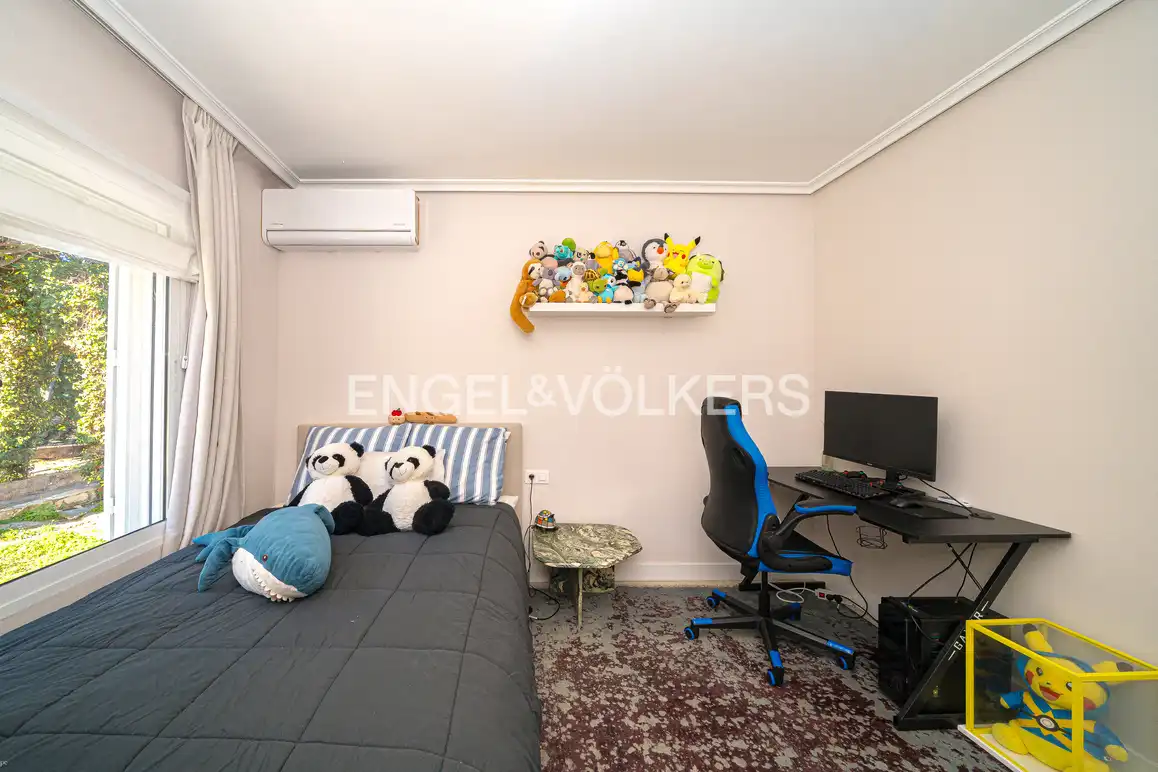 Habitación de Casa o chalet en venta en Polop con Aire acondicionado, Jardín privado y Piscina