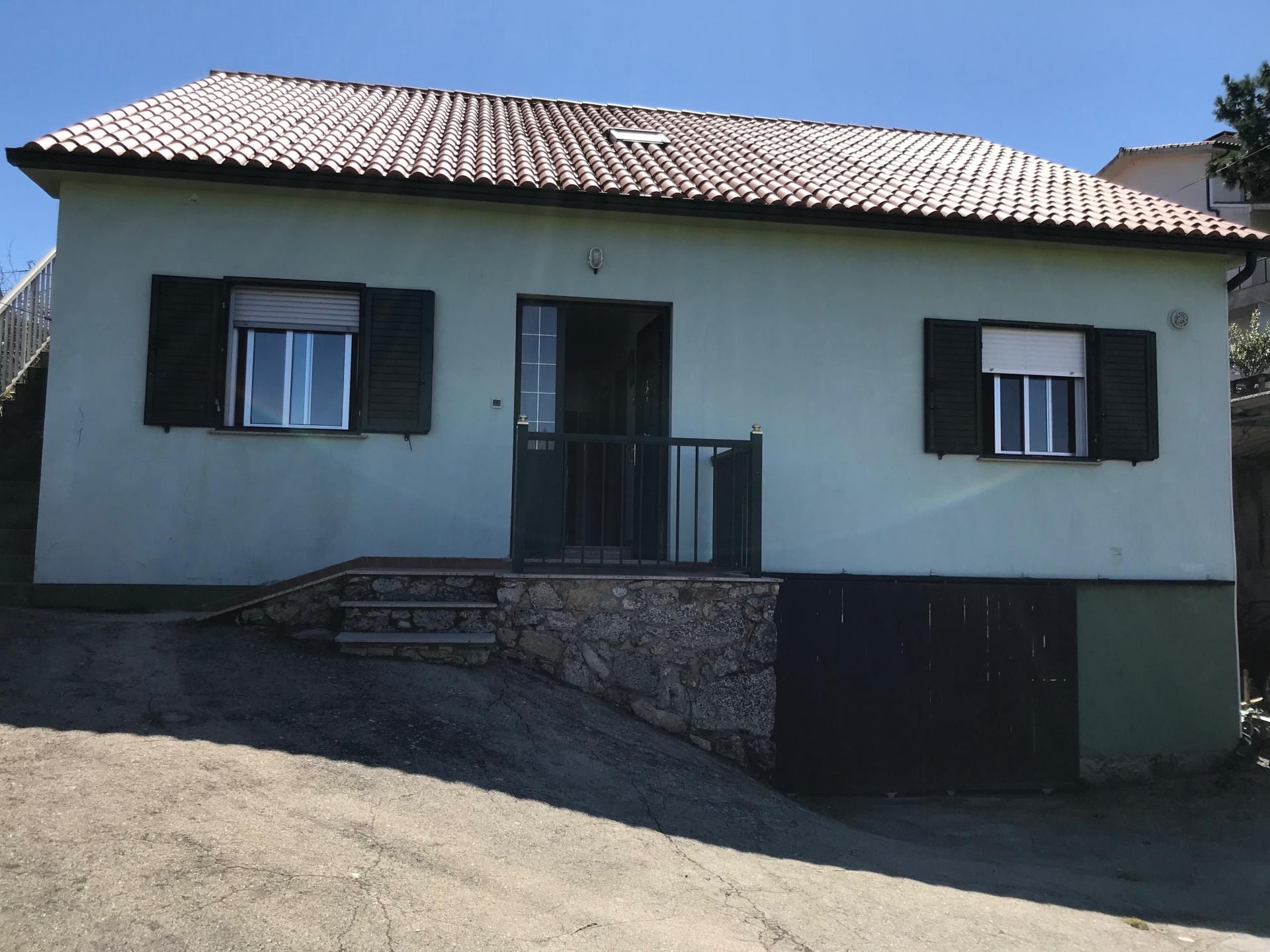 Vista exterior de Casa o xalet en venda en Porto do Son amb Calefacció