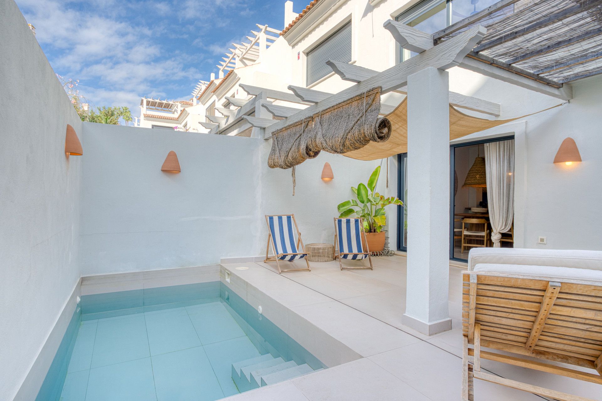 Piscina de Casa adosada en venda en Estepona amb Aire condicionat, Terrassa i Piscina