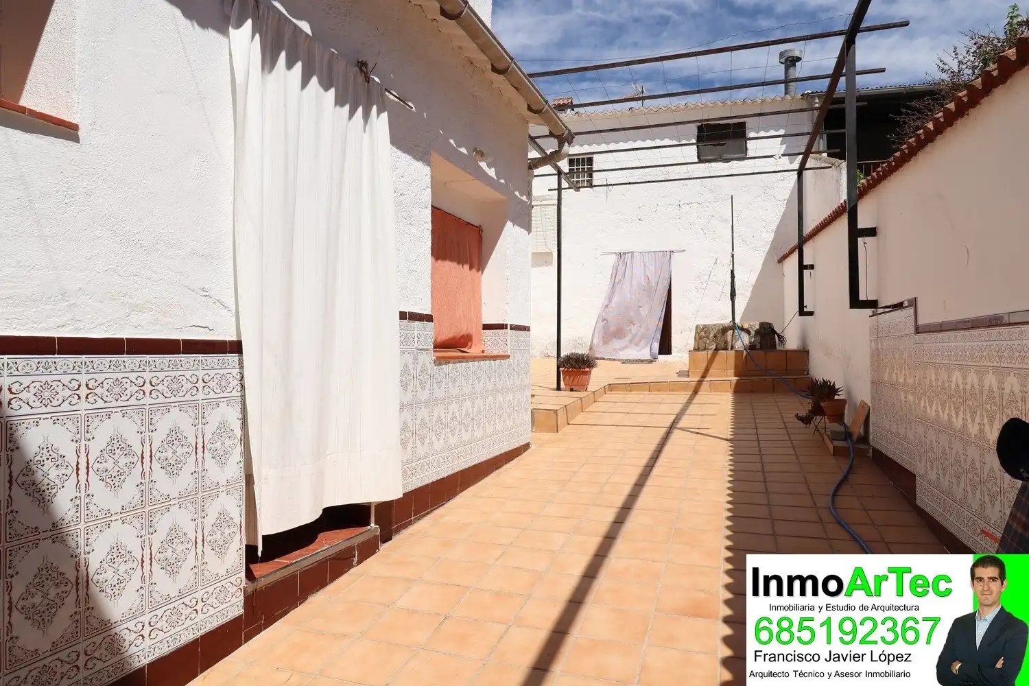 Vista exterior de Casa o xalet en venda en Íllora amb Terrassa, Traster i Balcó