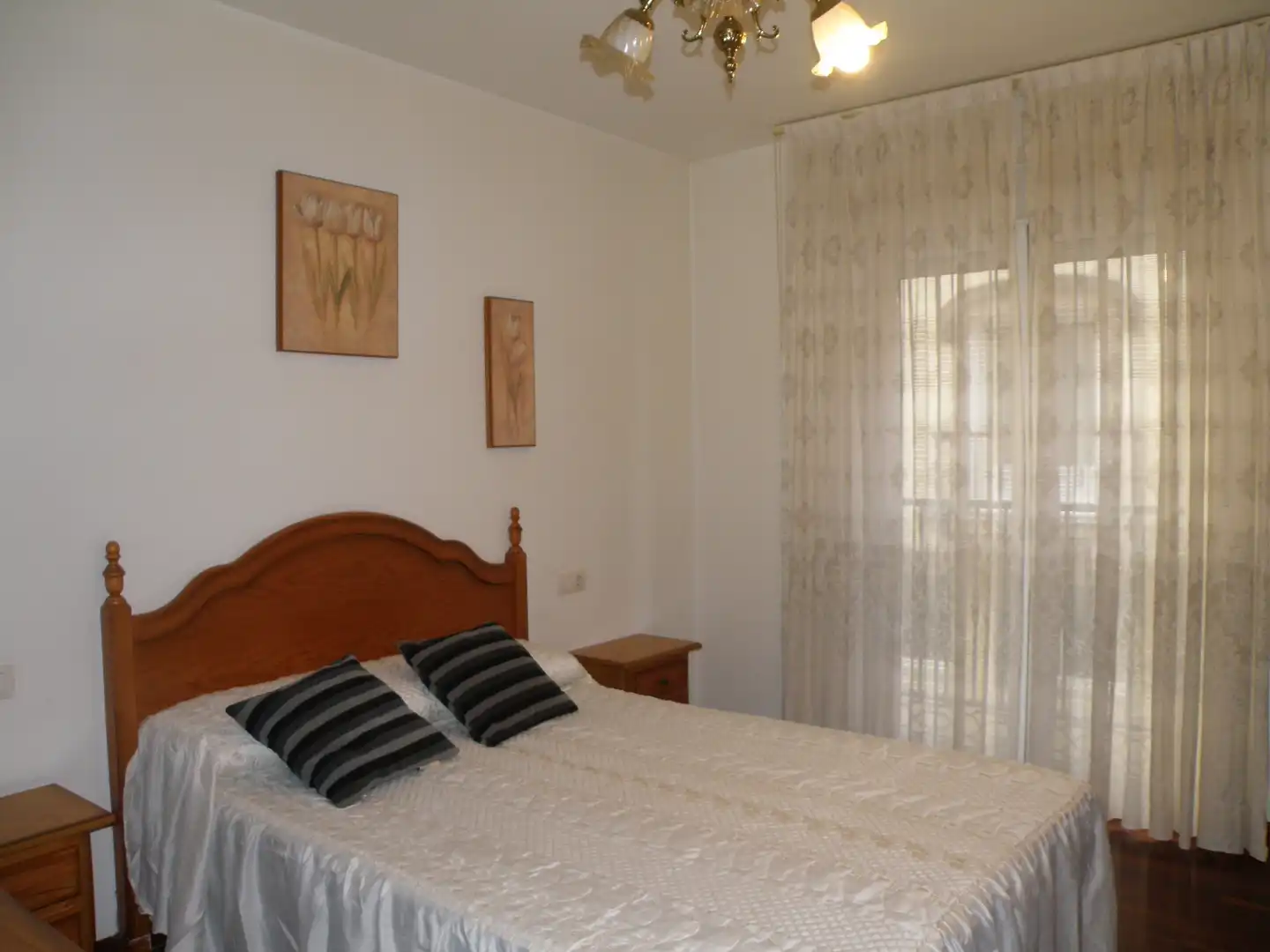 Schlafzimmer von Wohnungen zur Miete in Ribeira mit Heizung, Abstellraum und Möbliert