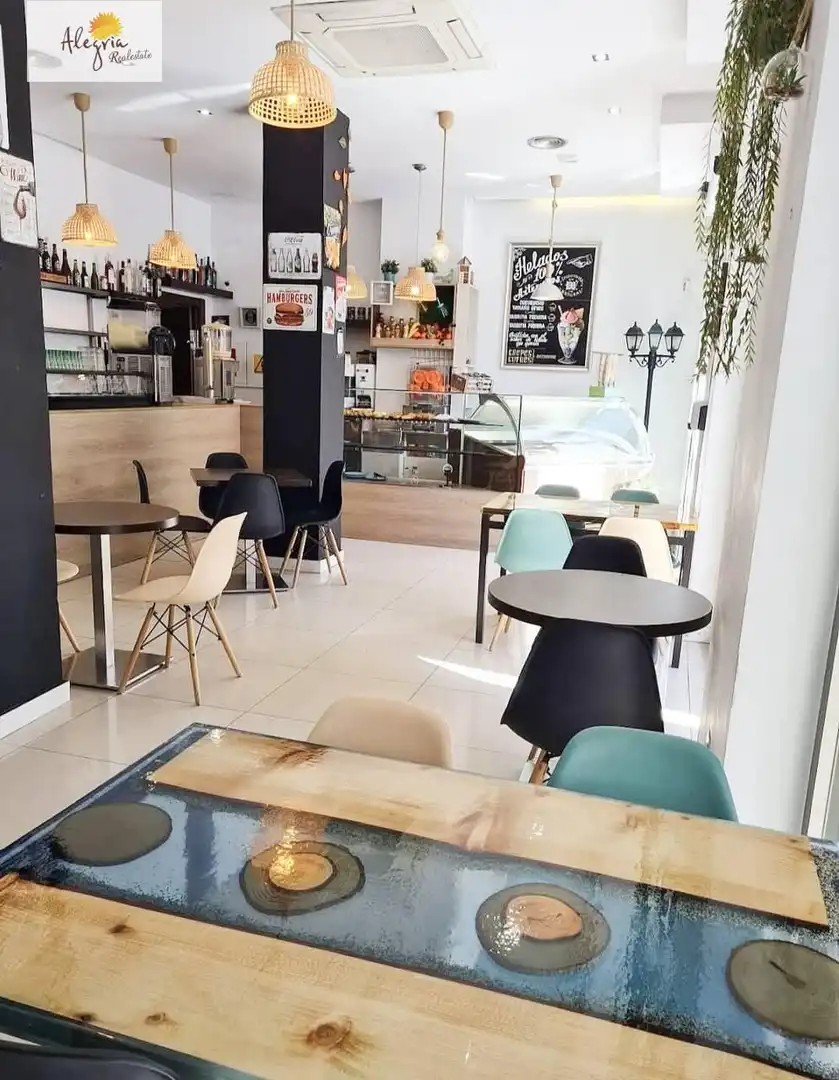 Geschaftsraum zur Miete in Valencia mit Klimaanlage, Terrasse und Möbliert
