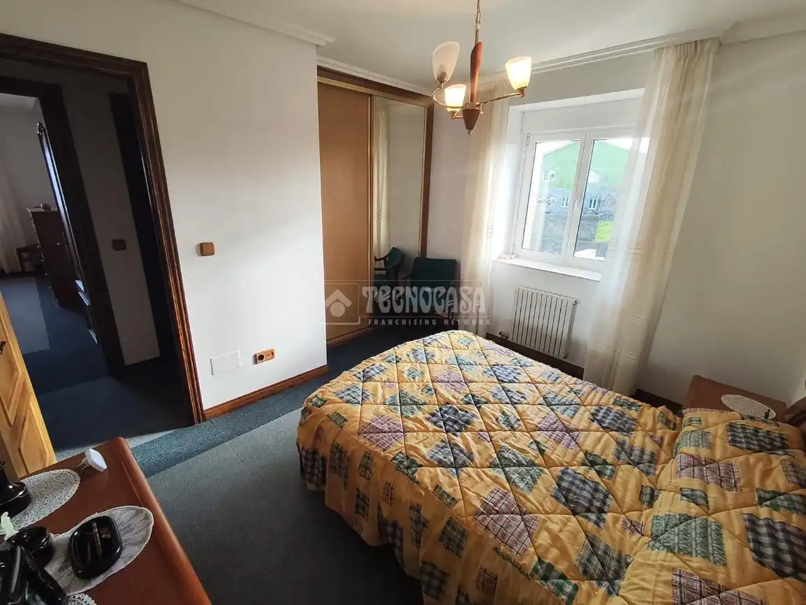 Habitación de Casa adosada en venta en Suances con Calefacción, Jardín privado y Trastero
