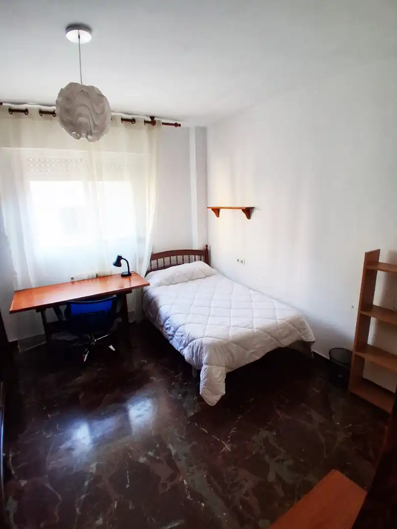 Bedroom of Flat for rent in Granada  with Furnished, Oven and Washing machine