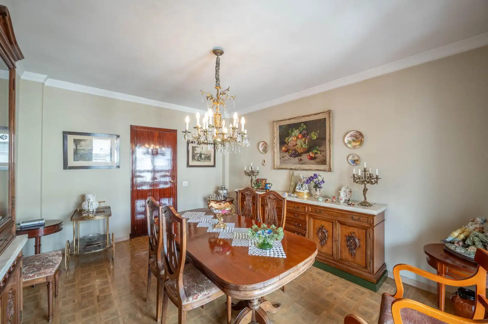 Comedor de Piso en venta en Granada con Terraza, Trastero y Balcón
