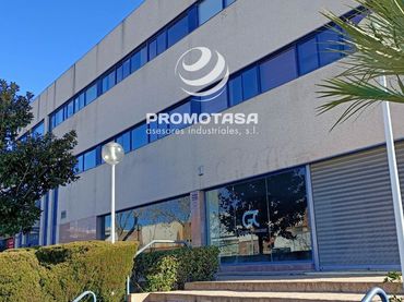 Office space with lift to rent in Electrodo