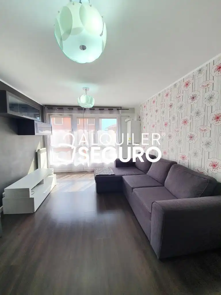 Flat with lift to rent in Altamira