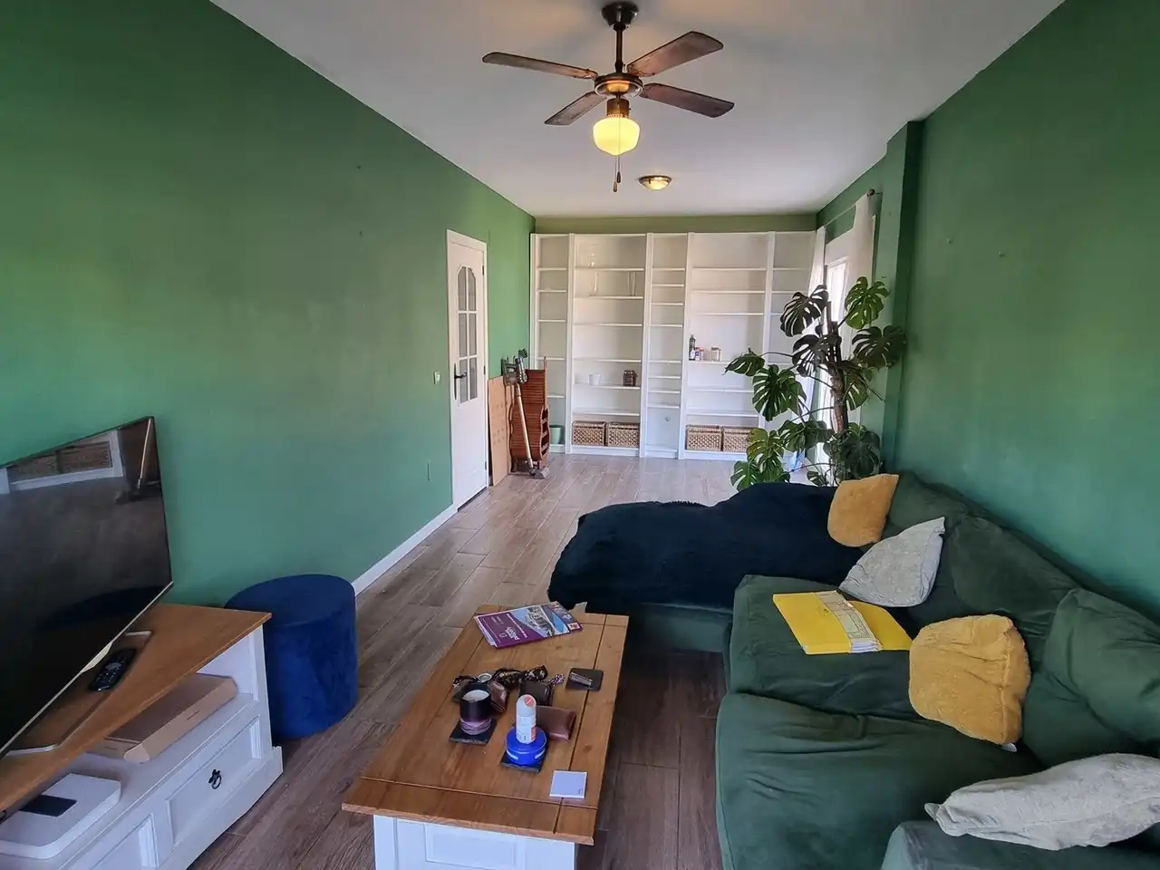 Sala d'estar de Apartament en venda en Manilva amb Terrassa i Piscina