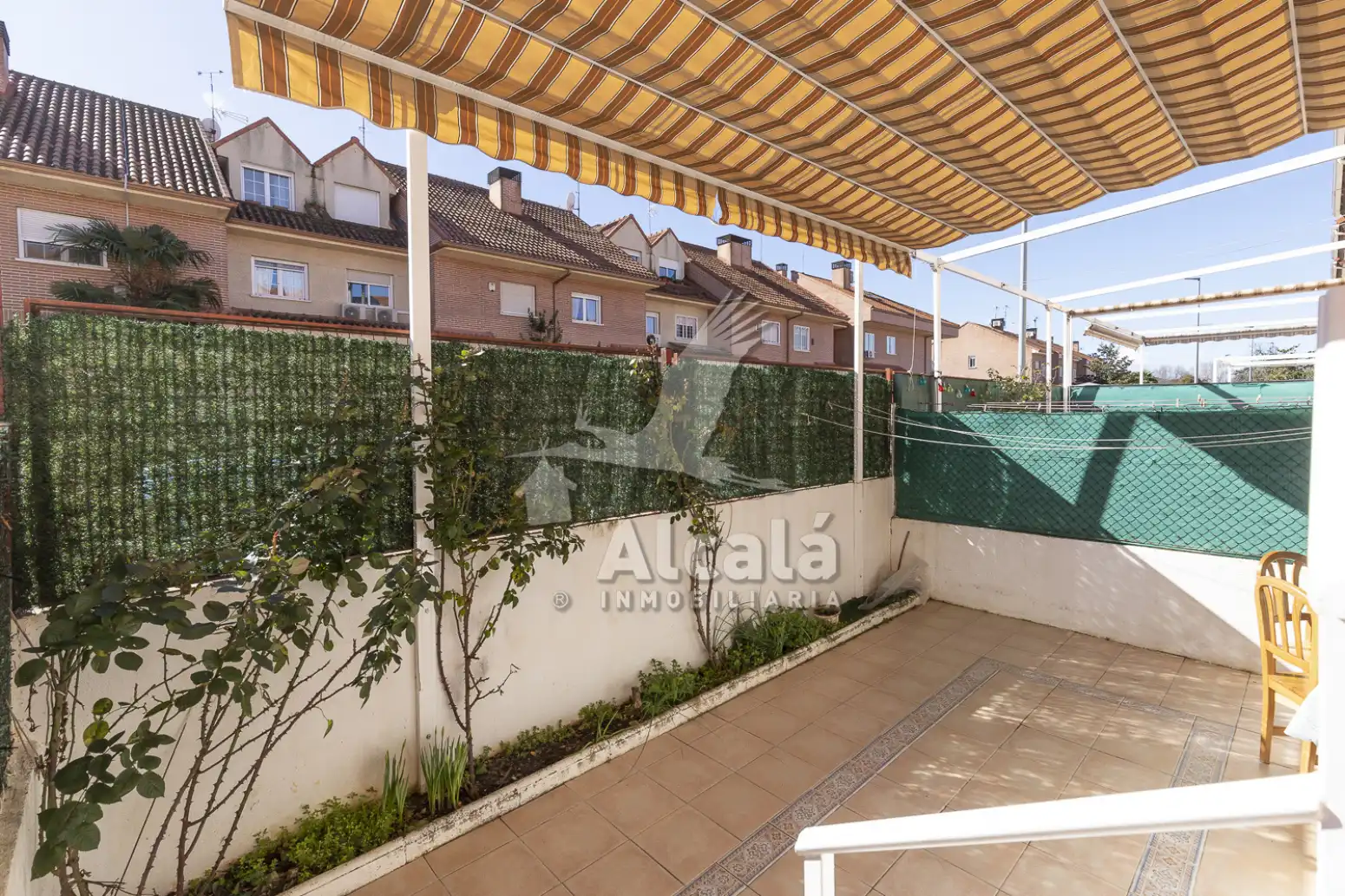 Garten von Einfamilien-Reihenhaus zum Verkauf in Alcalá de Henares mit Heizung, Parkett und Schwimmbad