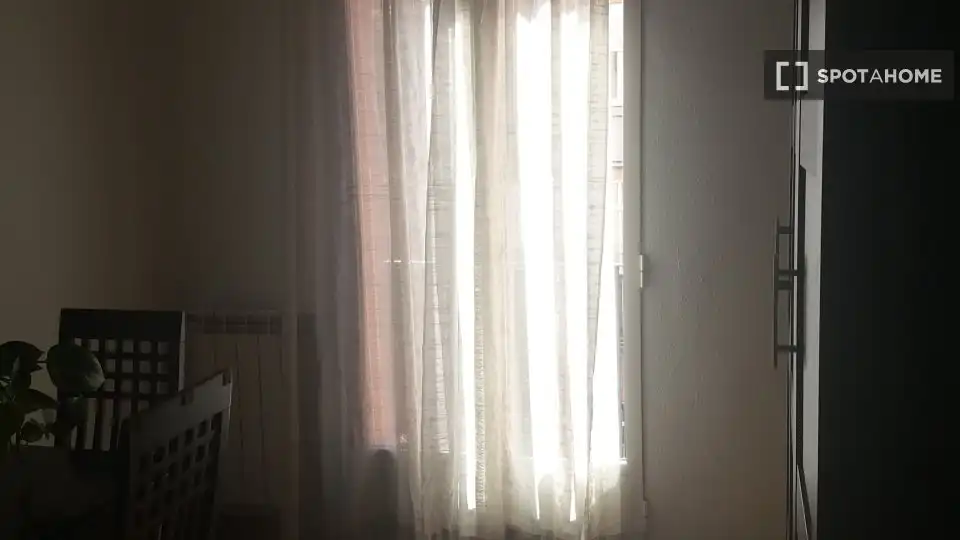 Bedroom of Flat for share in Madrid  with Air Conditioner, Heating and Terrace