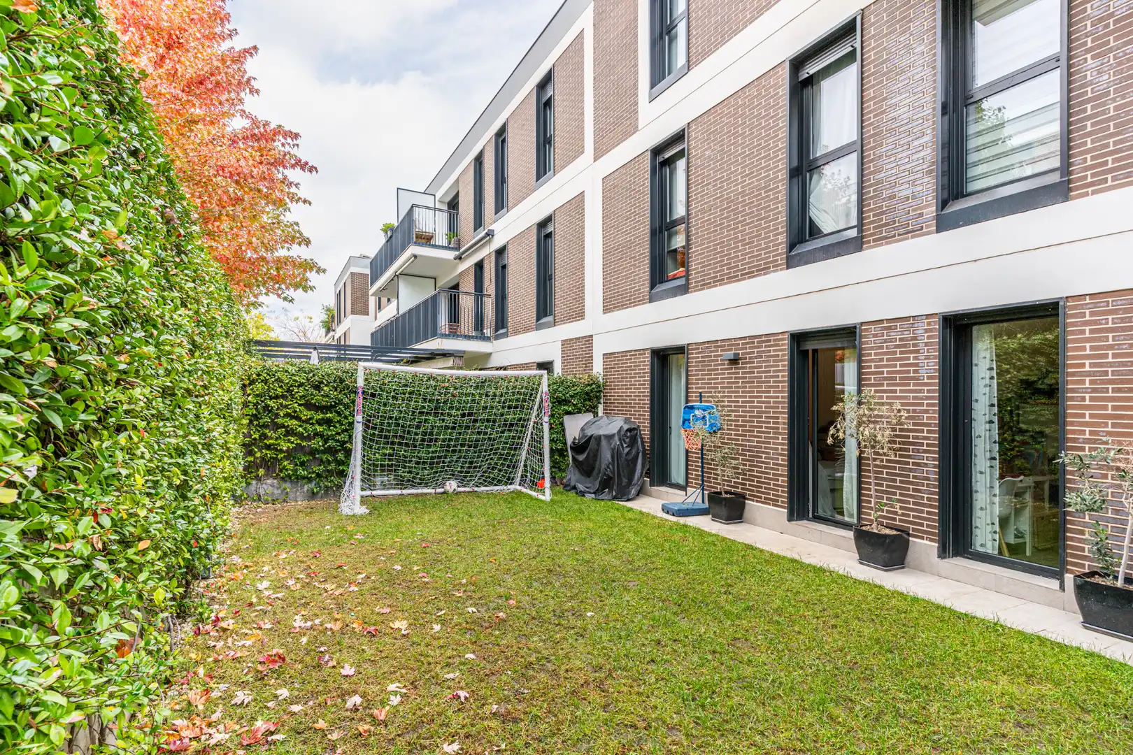 Exterior view of Flat for sale in Las Rozas de Madrid  with Air Conditioner, Heating and Private garden