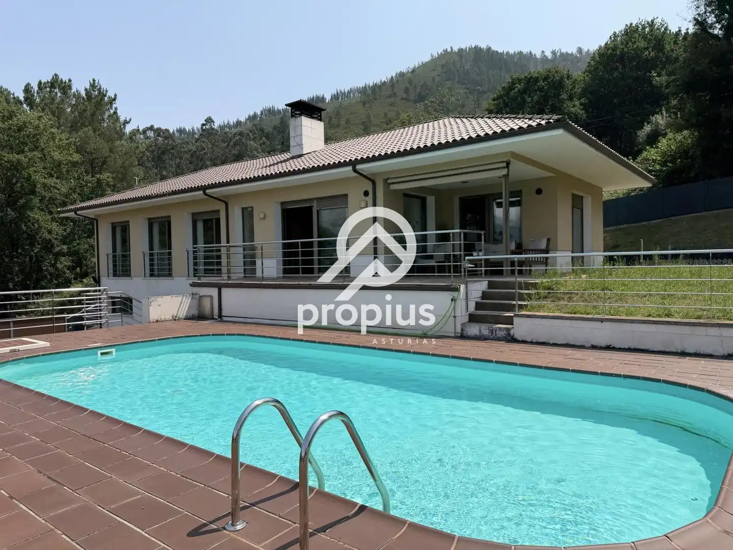 Vista exterior de Casa o chalet en venta en Cangas de Onís con Calefacción, Terraza y Trastero
