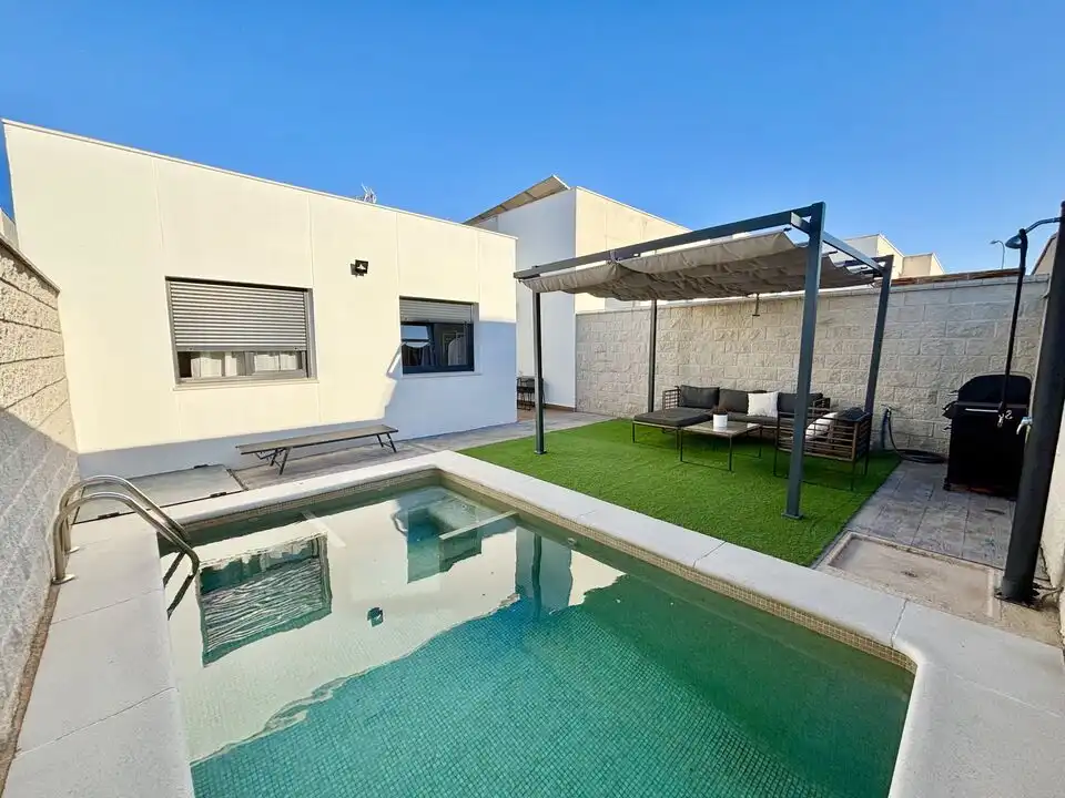Terraza de Casa adosada en venta en Olías del Rey con Aire acondicionado, Calefacción y Piscina