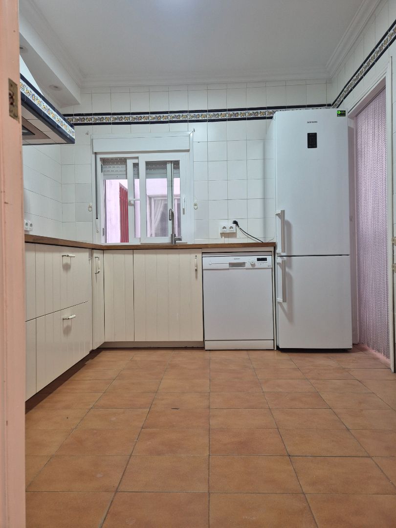 Kitchen of Flat to rent in Utrera