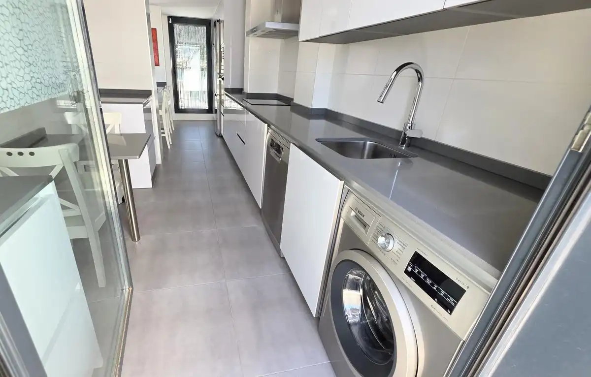 Cuina de Àtic en venda en Torremolinos amb Calefacció i Piscina comunitària