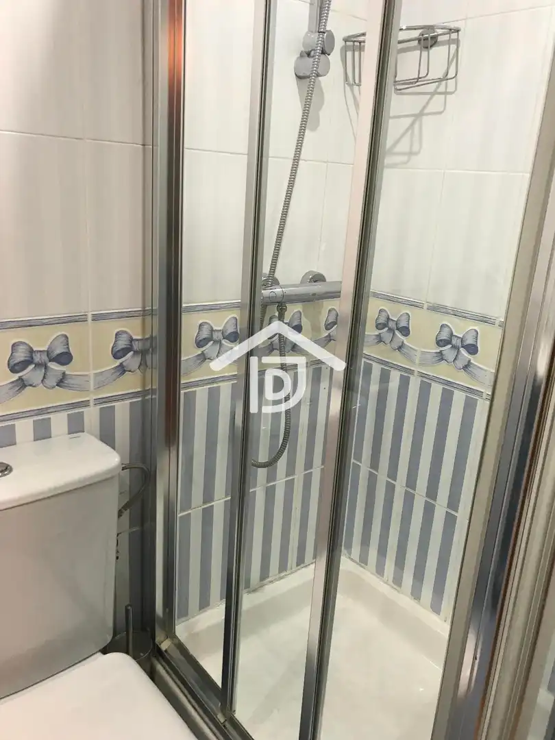 Baño de Piso de alquiler en Paterna con Aire acondicionado, Calefacción y Parquet