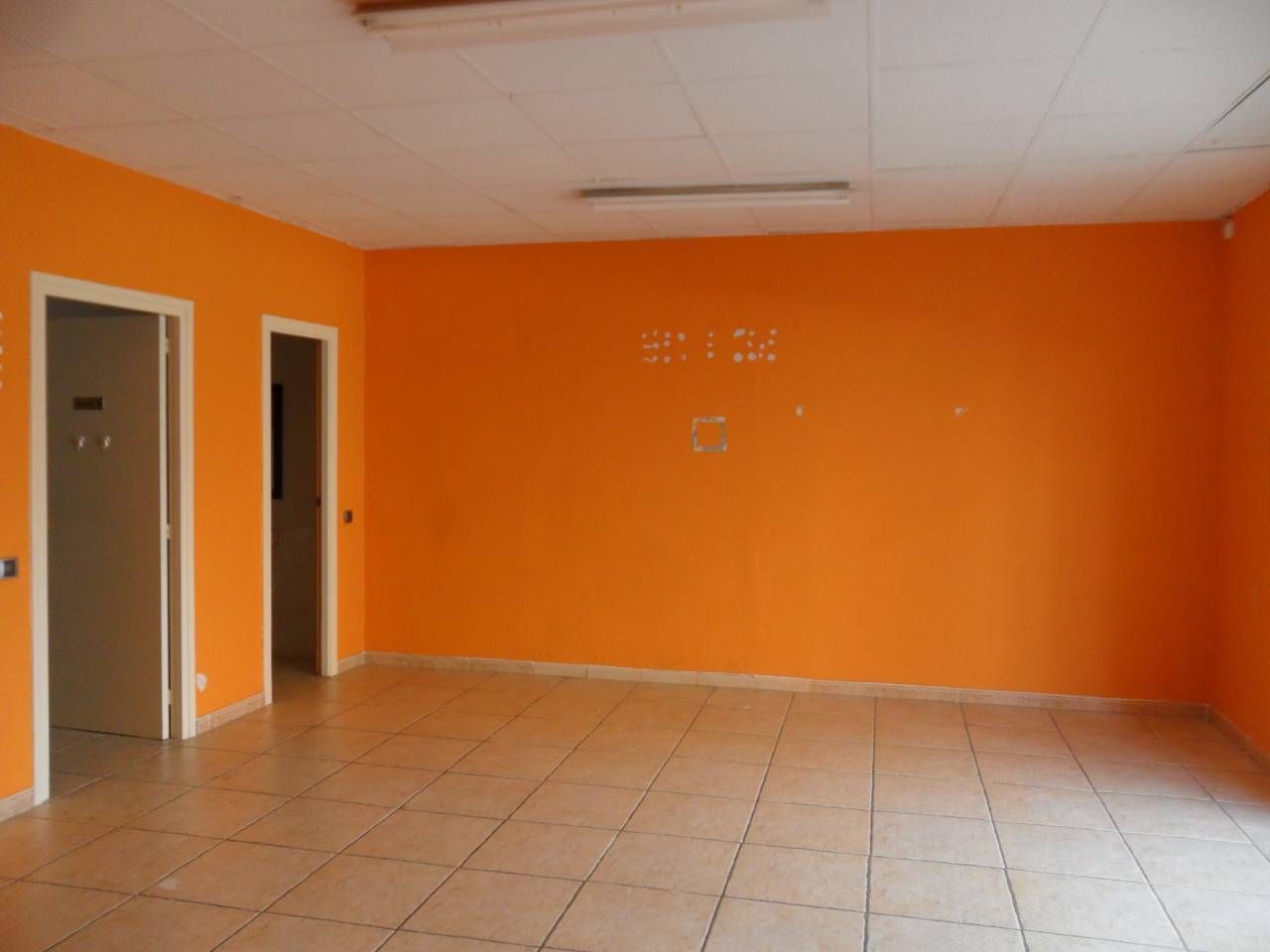 Local de lloguer a Les Arenes - La Grípia  Can Montllor, Nord-est