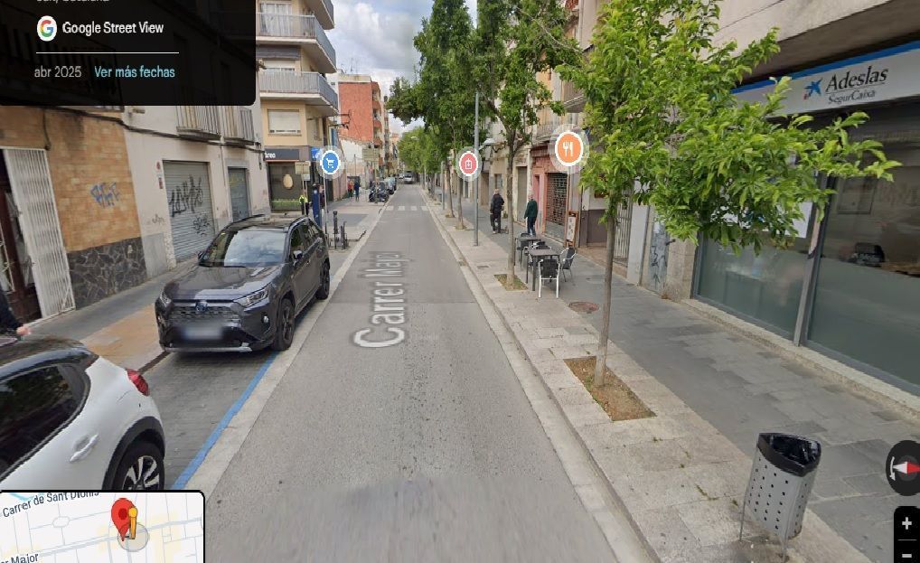 Vista exterior de Pis per a compartir en Salt amb Calefacció, Terrassa i Moblat