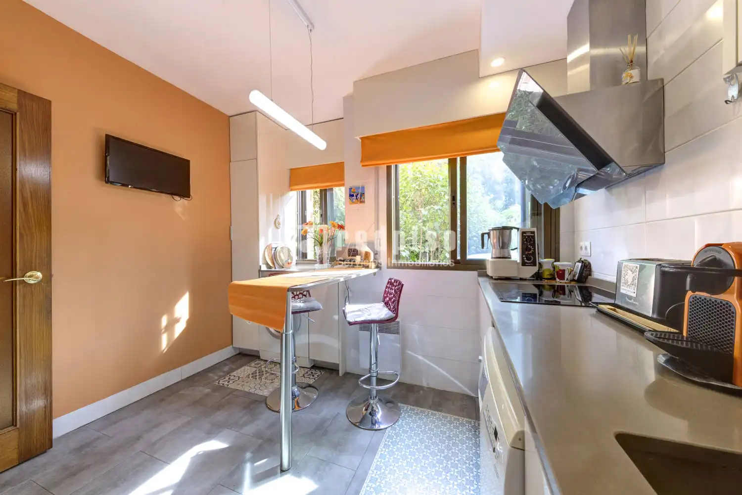 Kitchen of Houses for sale in Pozuelo de Alarcón  with Air Conditioner, Heating and Private garden