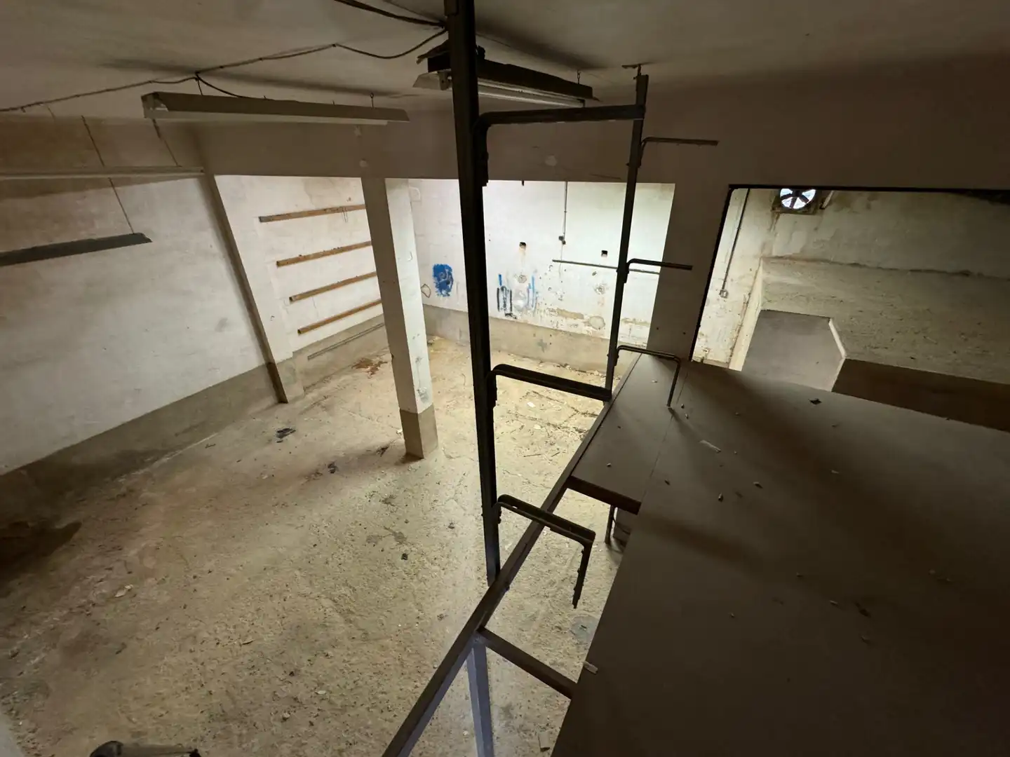 Gewerbefläche zum Verkauf in Carrer Abat Llort 6, imagen 9