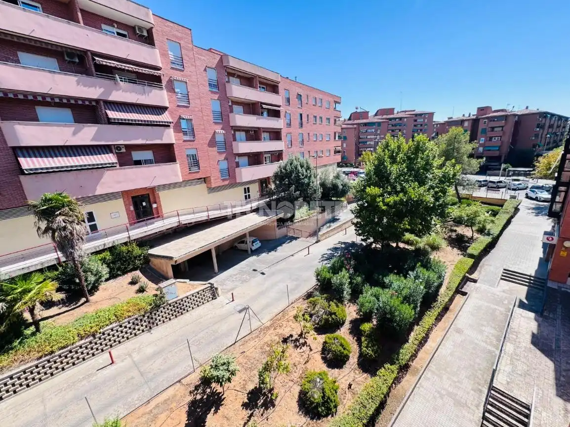Vista exterior de Piso en venta en Toledo con Aire acondicionado, Calefacción y Trastero