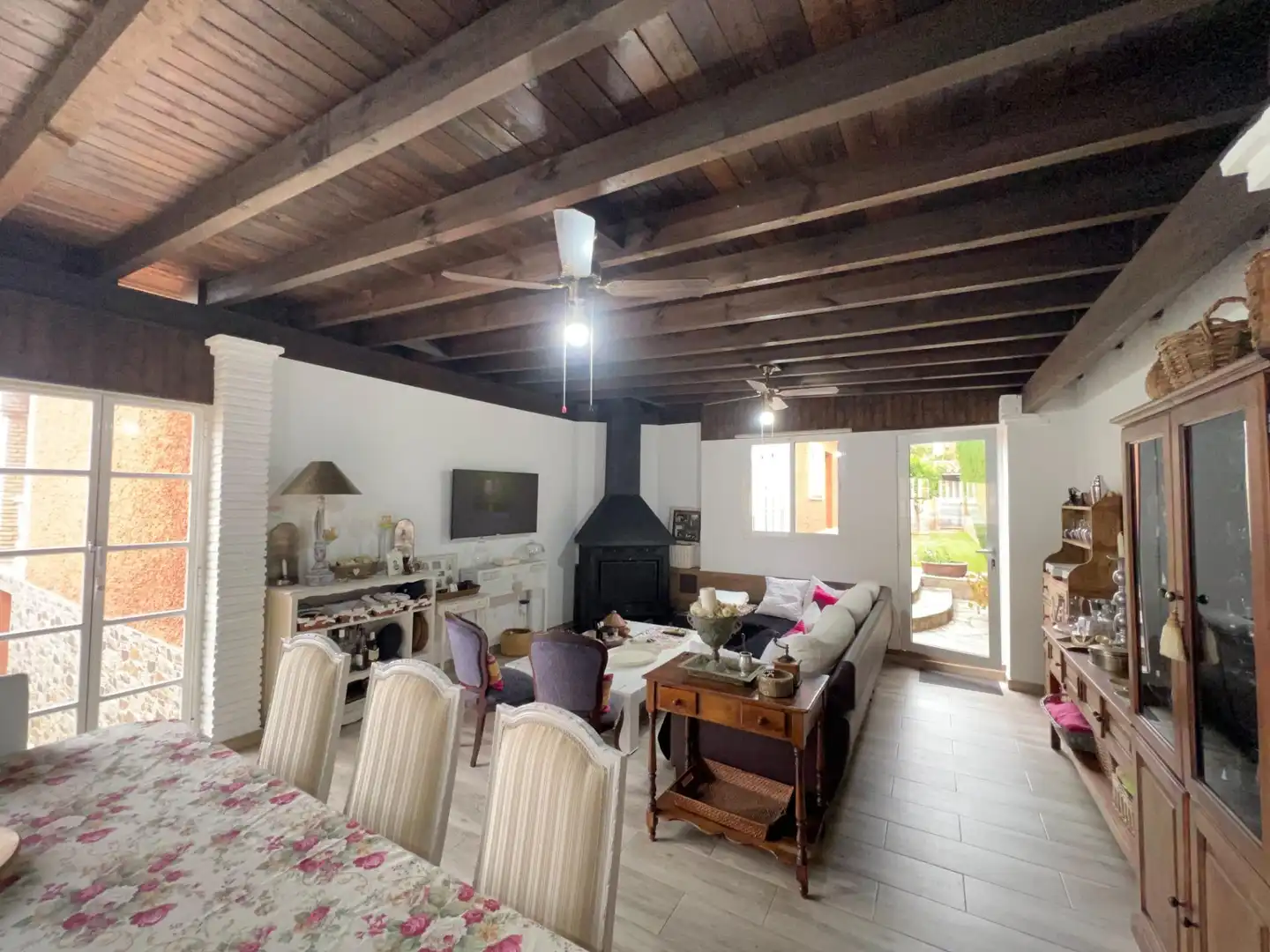 Sala d'estar de Casa o xalet en venda en Alhaurín de la Torre amb Aire condicionat, Jardí privat i Terrassa