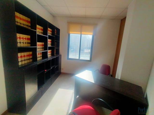 Oficina en Alquiler en Los Vadillos - R. Sanitaria - Pozanos