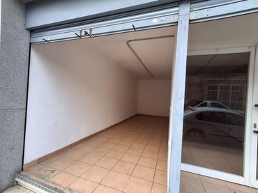 Local comercial en alquiler en Calderón de la barca 12