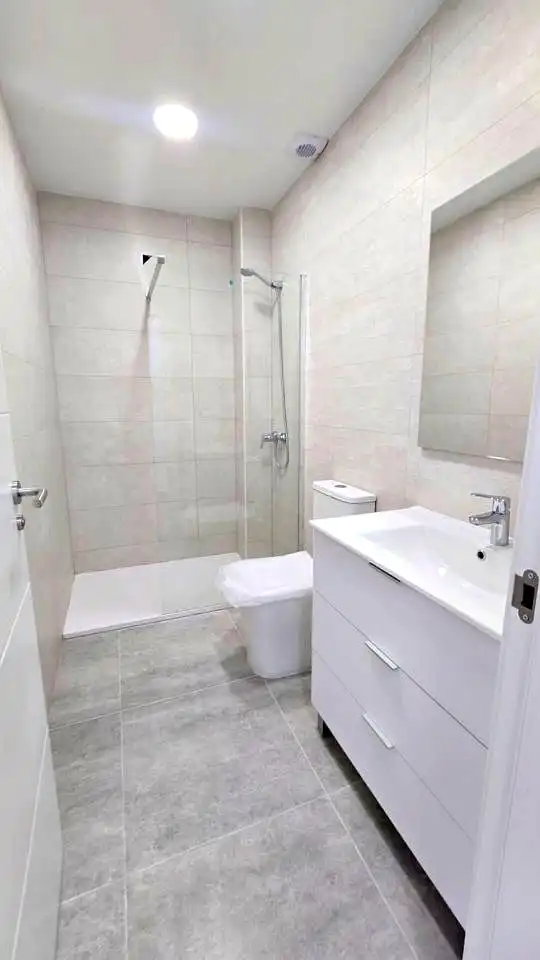 Bathroom of Apartments for rent in Gandia  with Furnished