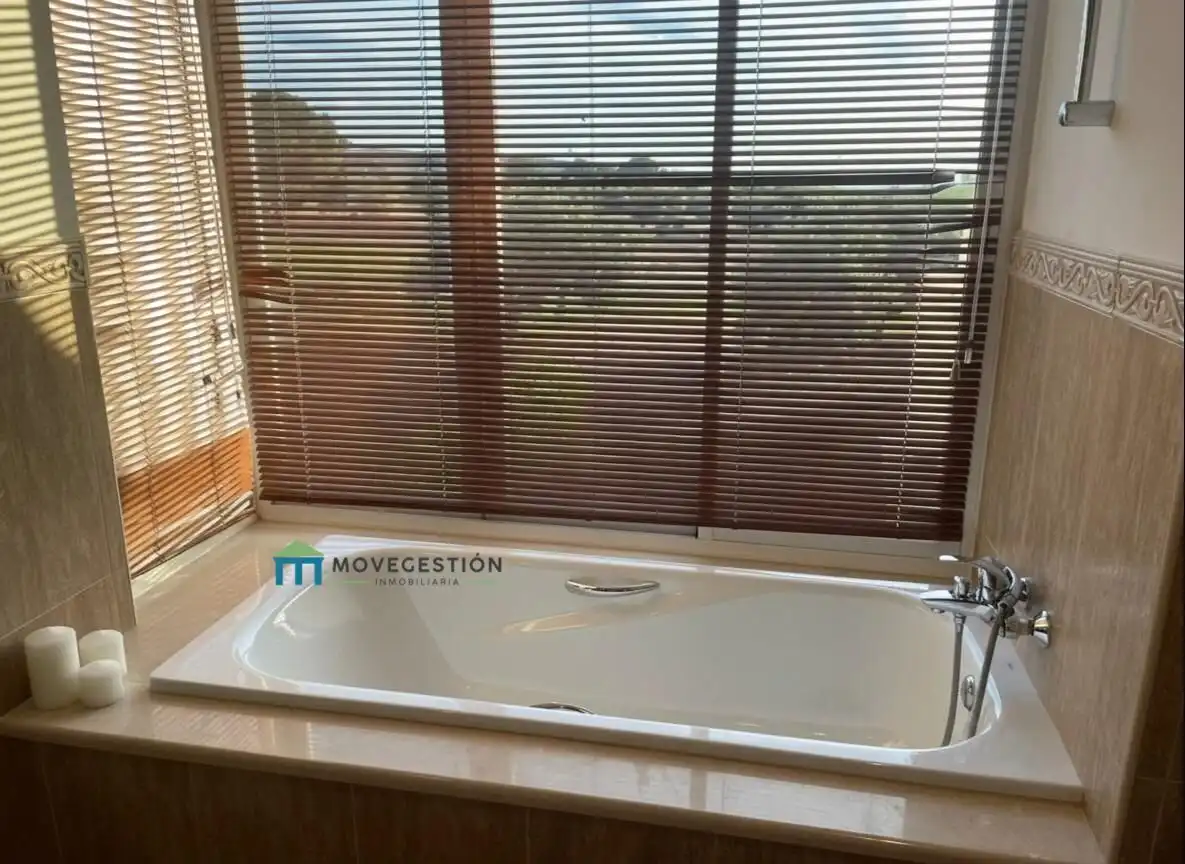 Baño de Casa adosada en venta en Arcos de la Frontera con Terraza