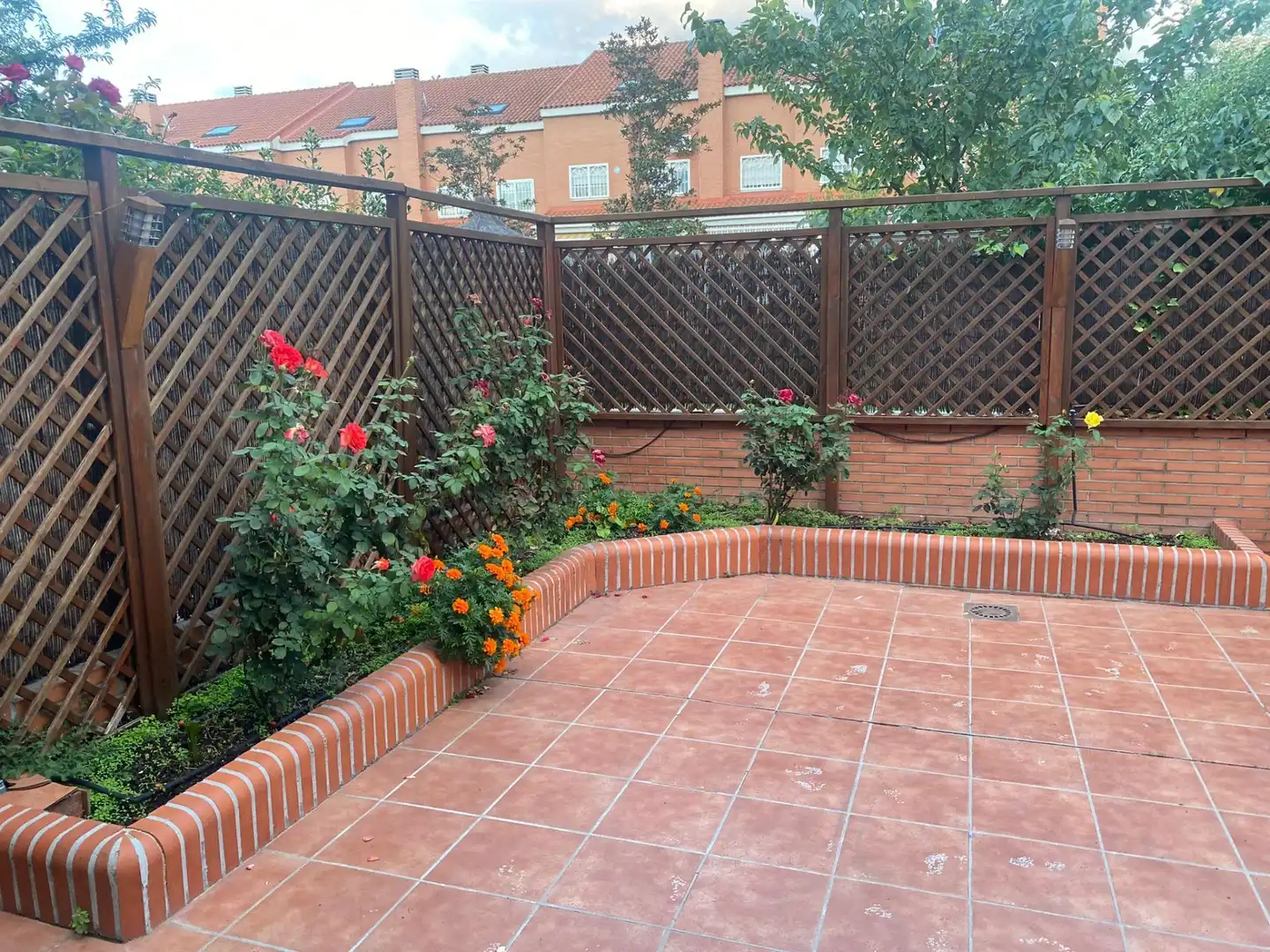 Terrassa de Casa adosada en venda en Fuenlabrada amb Aire condicionat, Calefacció i Jardí privat