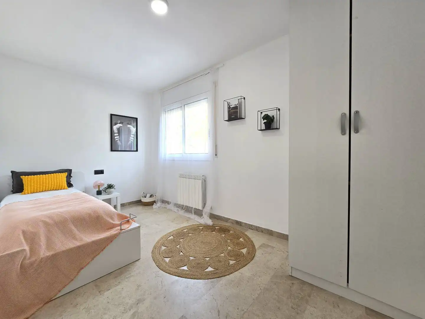 Dormitori de Pis en venda en Reus amb Aire condicionat, Calefacció i Terrassa