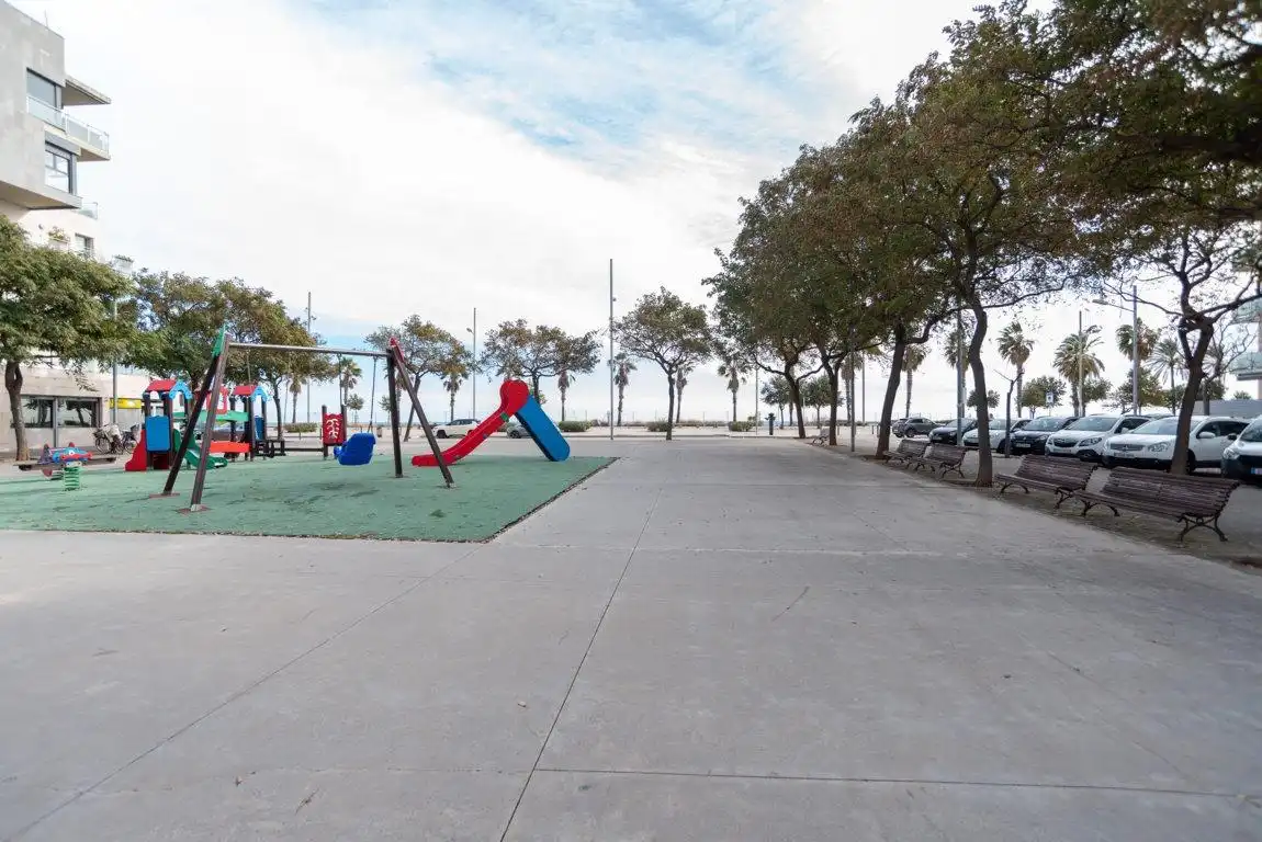 Parkplatz von Wohnung zum Verkauf in Badalona mit Heizung, Parkett und Terrasse