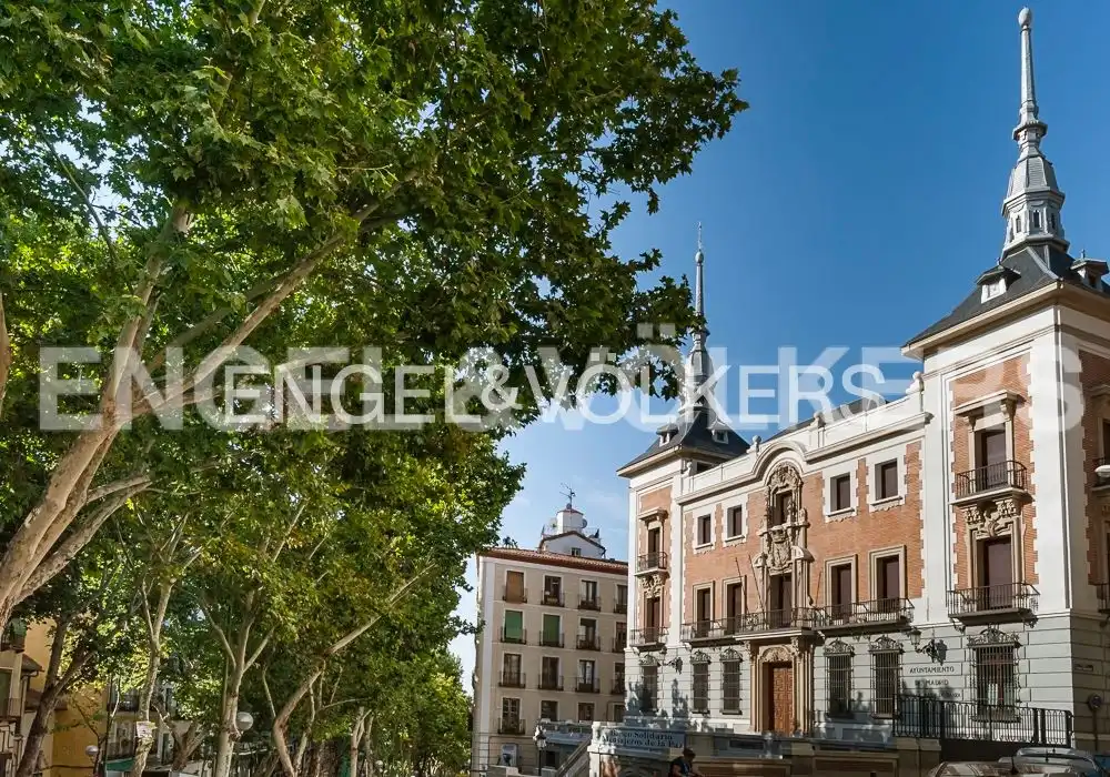Vista exterior de Piso en venta en Madrid con Calefacción