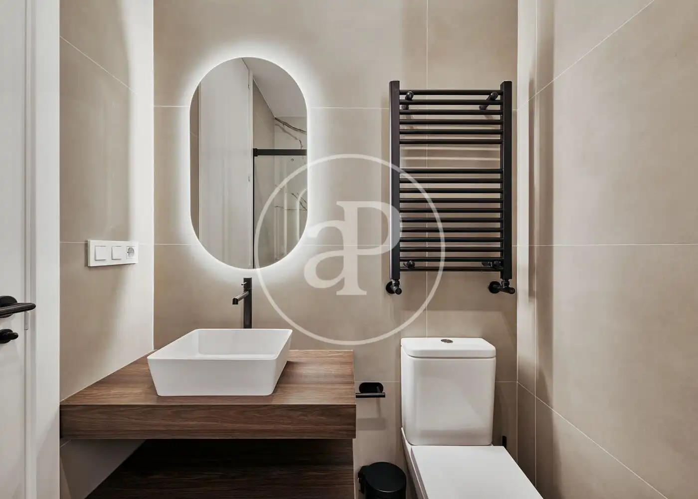 Badezimmer von Wohnung zum Verkauf in Madrid mit Klimaanlage, Heizung und Möbliert