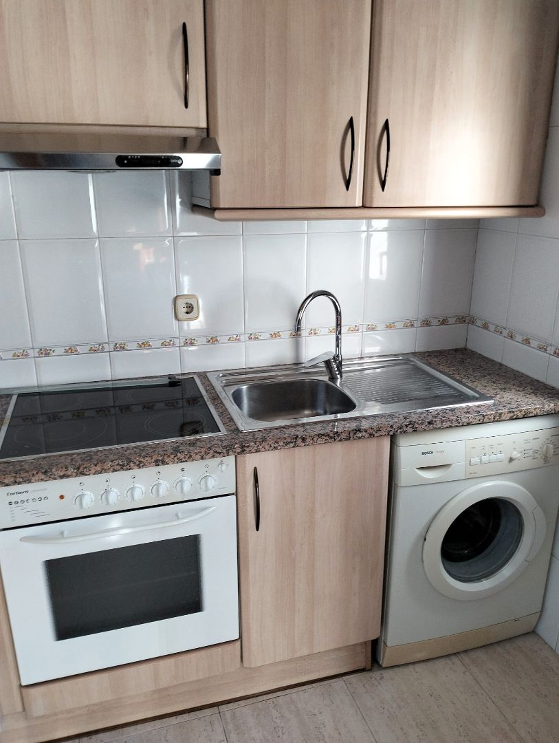 Cuina de Pis en venda en Santa Coloma de Farners amb Calefacció, Traster i Moblat