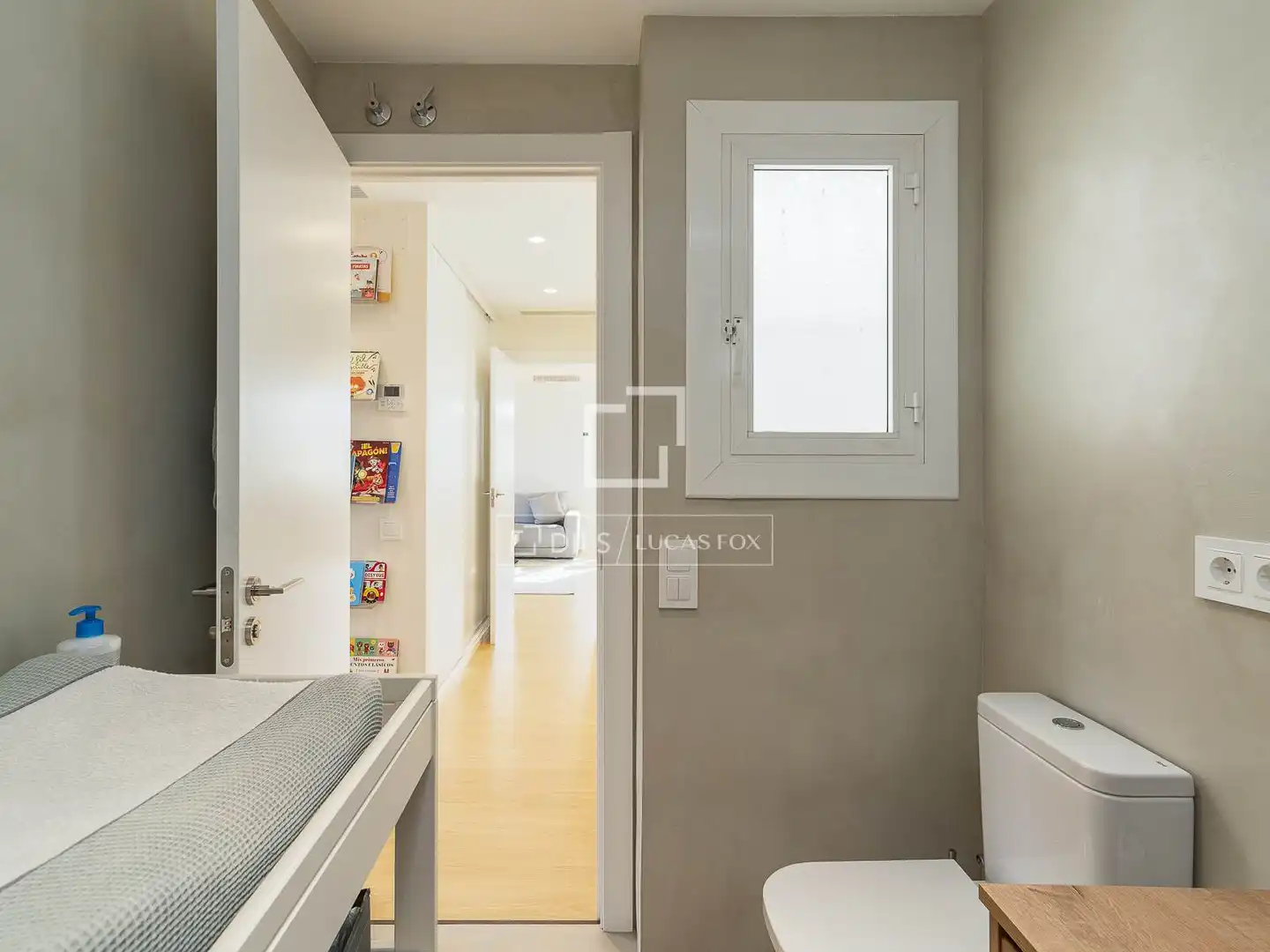 Badezimmer von Dachboden zum Verkauf in Barcelona mit Klimaanlage, Heizung und Terrasse