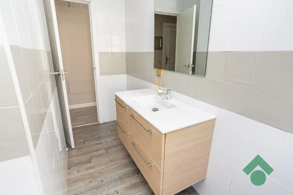 Bathroom of Attic for sale in Algeciras  with Air Conditioner and Terrace