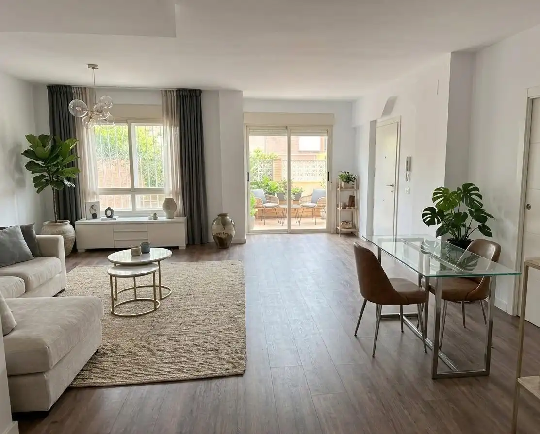 Sala de estar de Casa adosada en venta en Rivas-Vaciamadrid con Aire acondicionado, Calefacción y Jardín privado