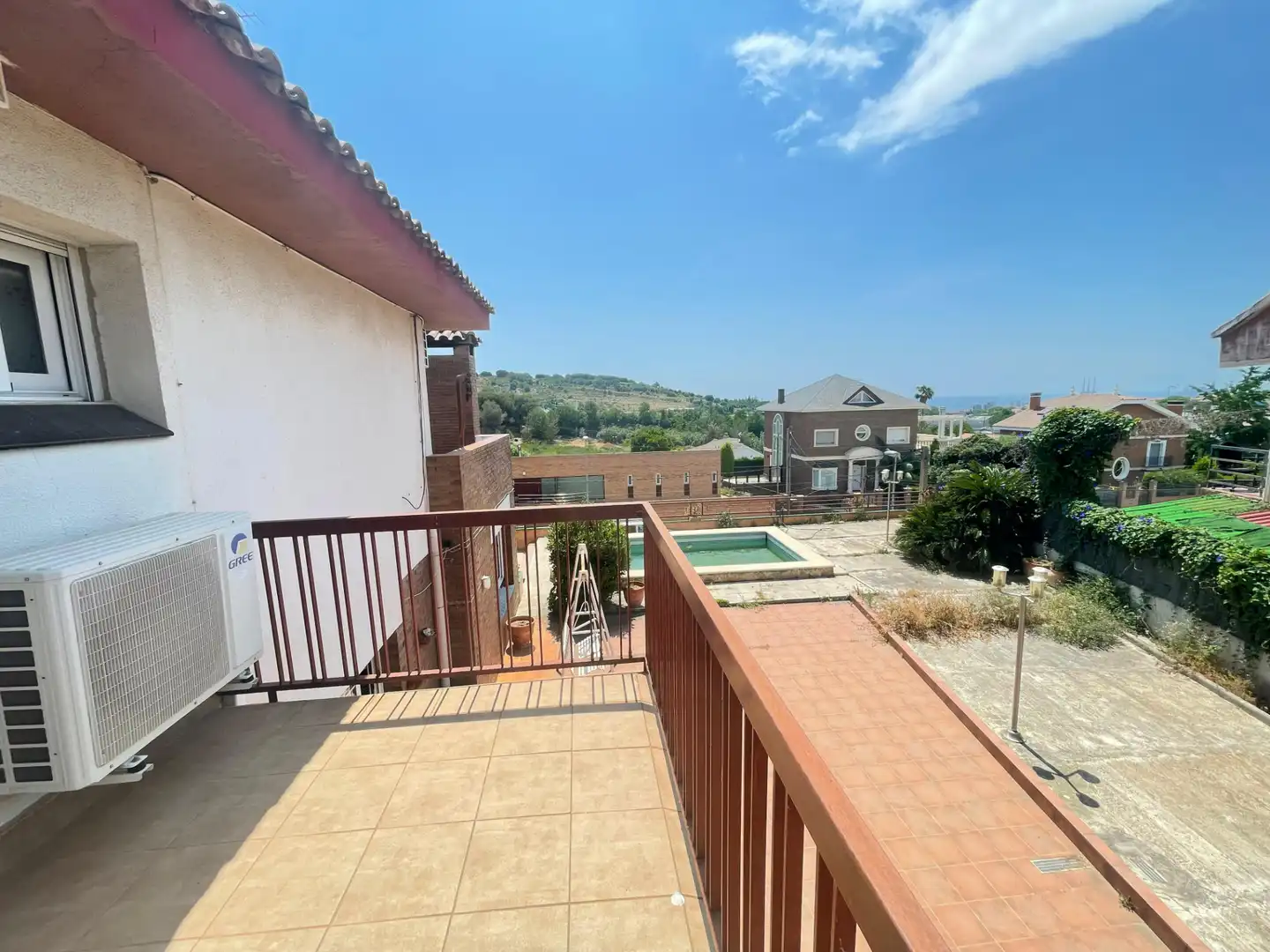 Vista exterior de Casa o chalet en venta en Badalona con Aire acondicionado, Jardín privado y Terraza
