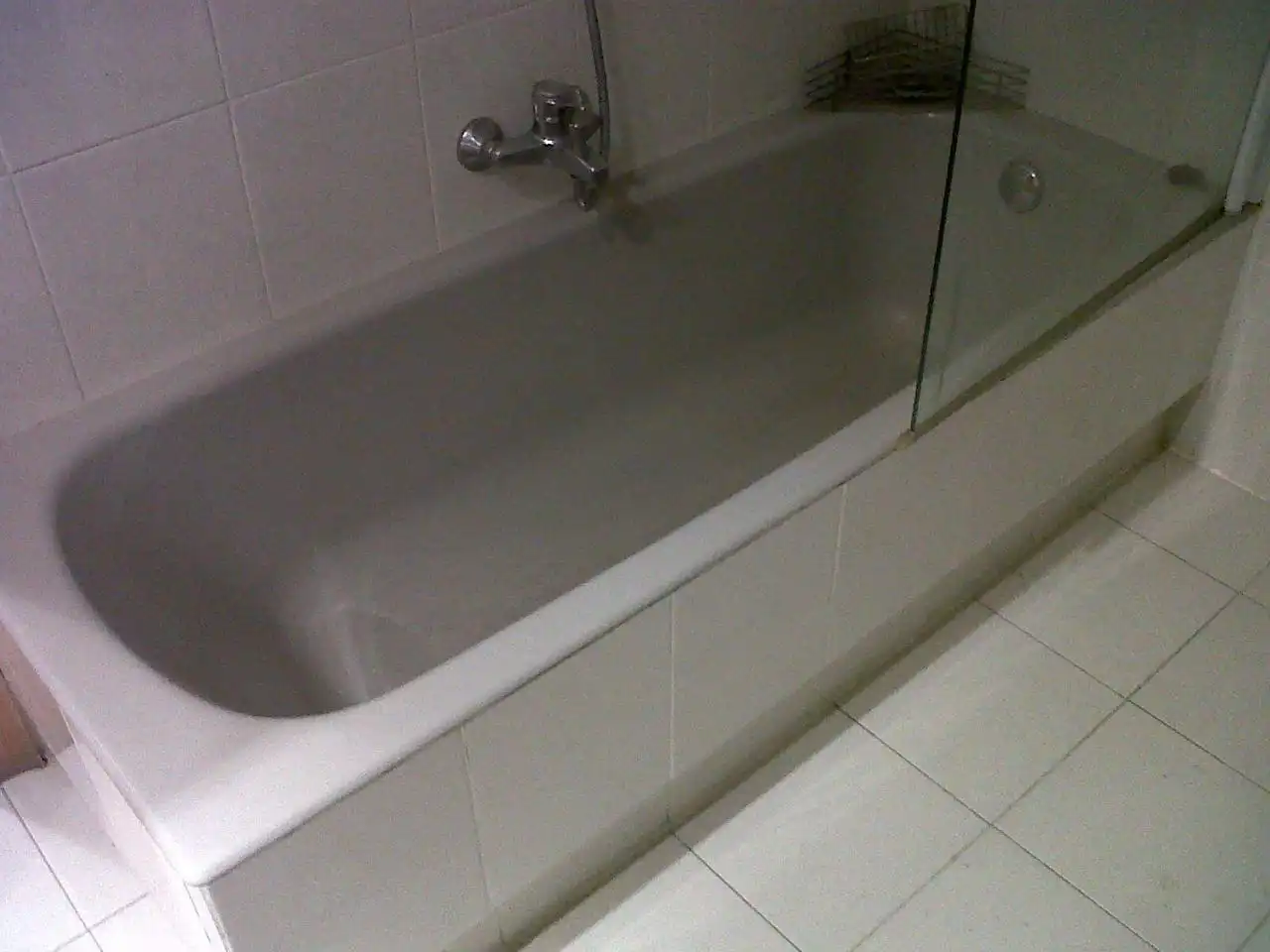 Bany de Pis en venda en León Capital  amb Calefacció, Terrassa i Traster